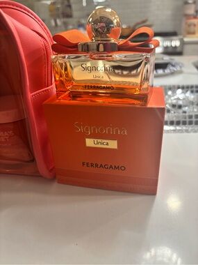 Ferragamo Signorina Unica Eau de Parfum - Vibrant Orange Bottle